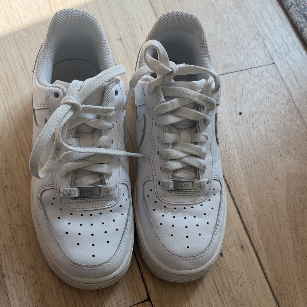 Nike Air Force 1 (AF1) Sneakers